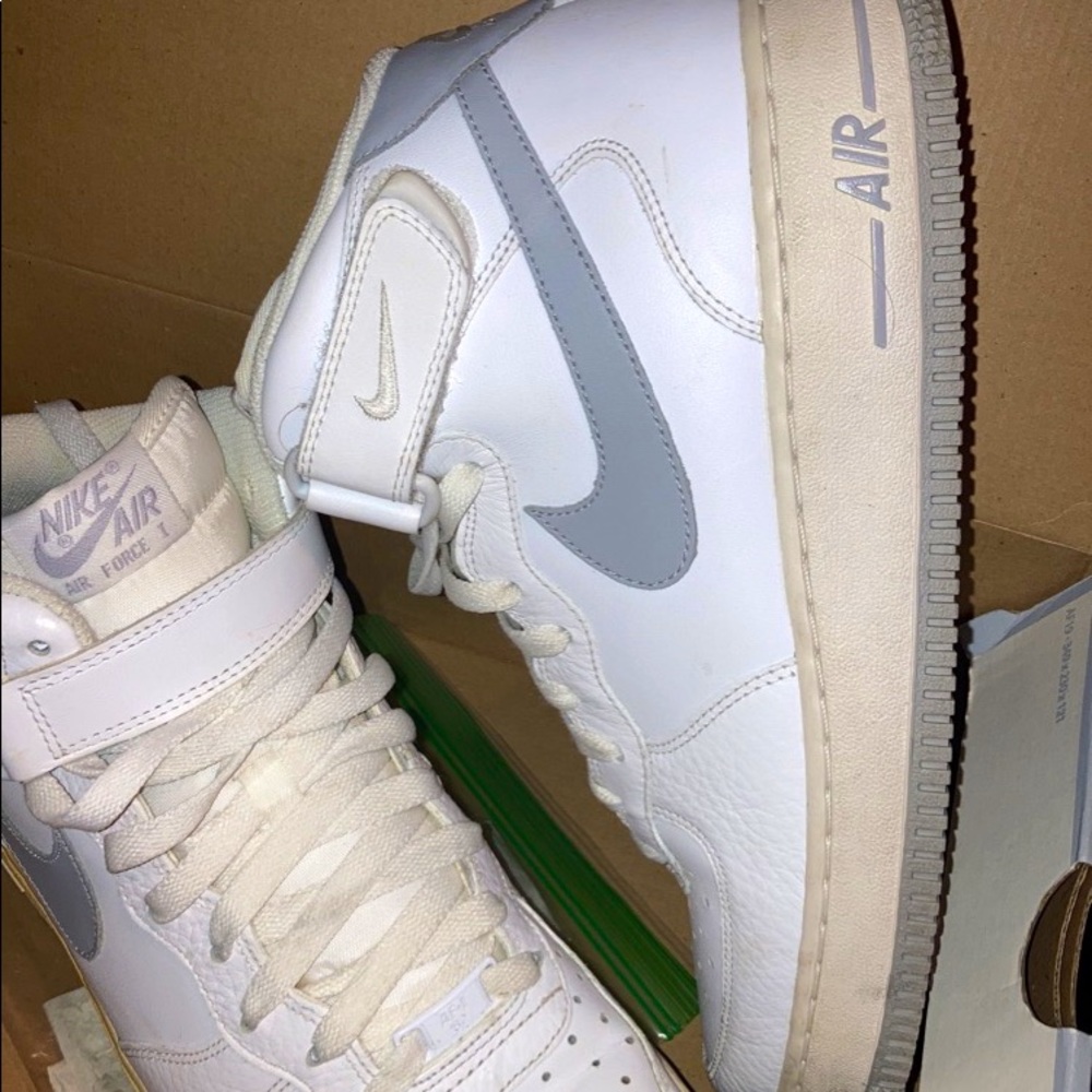 Air Force 1 Mid ‘07. White / Wolf Grey/ White.